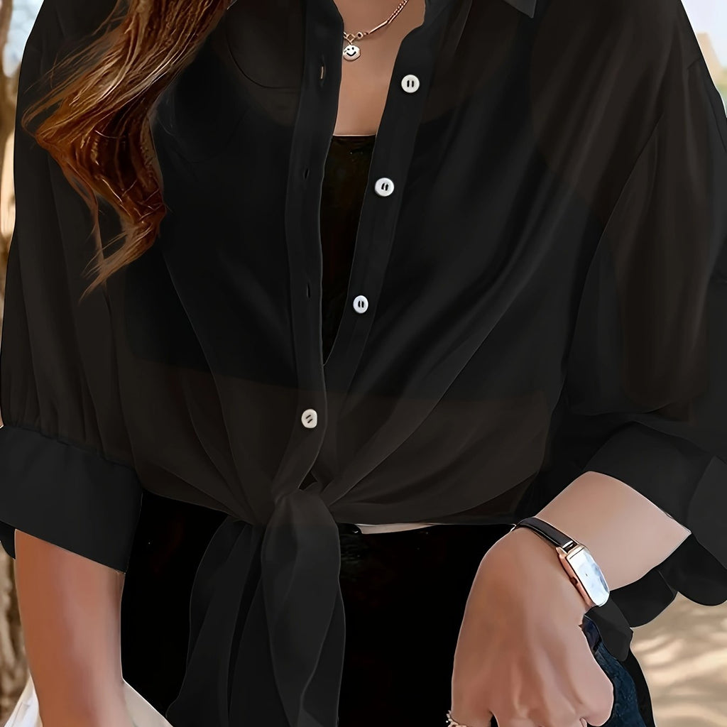 Blouse grande taille en soie, tombé fluide, porté de face