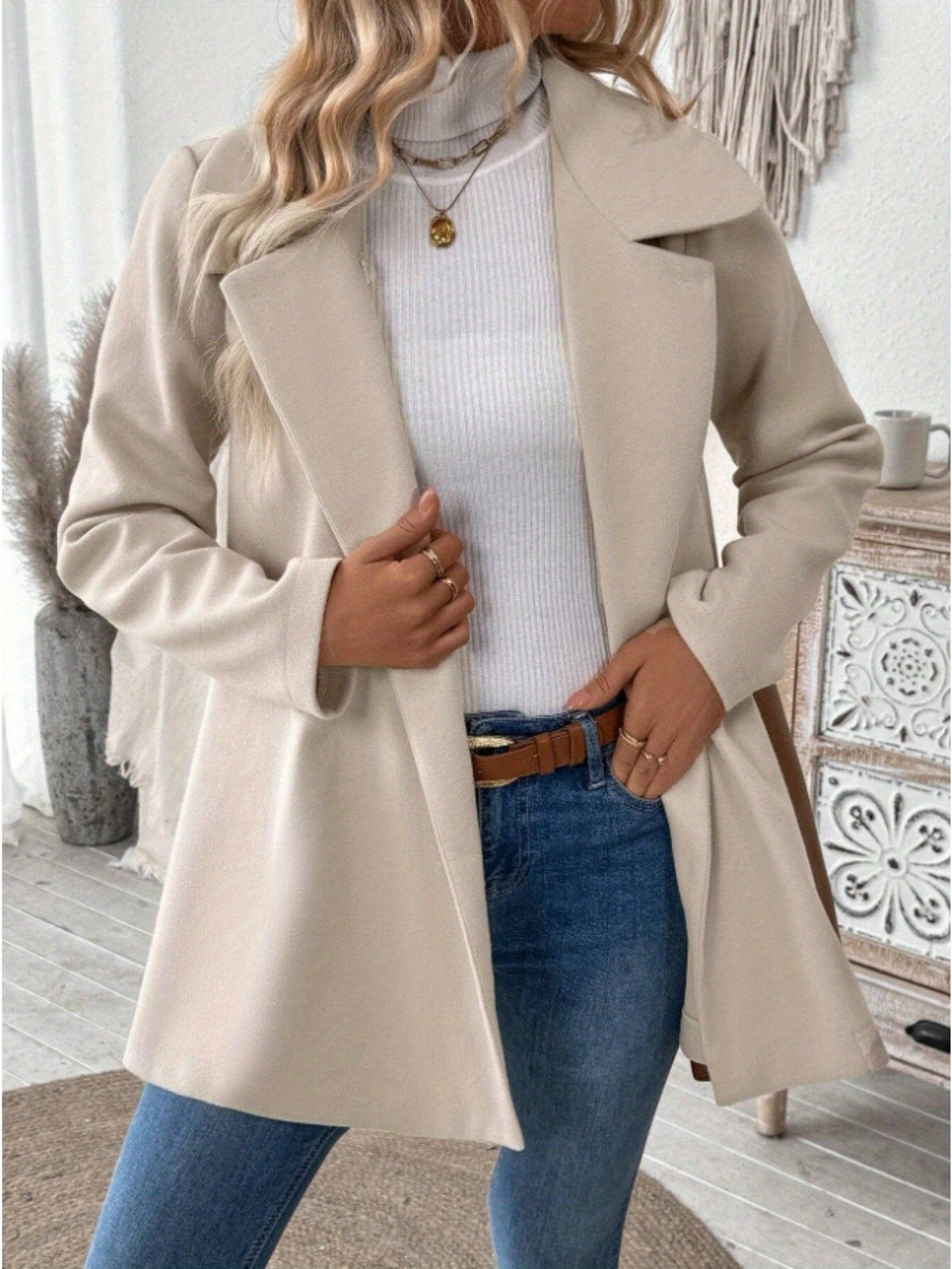 Manteau grande taille, col à revers, boutonnage, manches longues, visuel produit