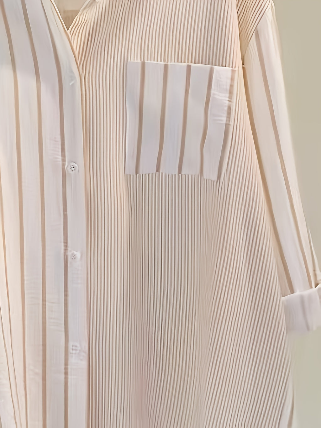Chemise grande taille à rayures, manches longues, tombé fluide, gros plan