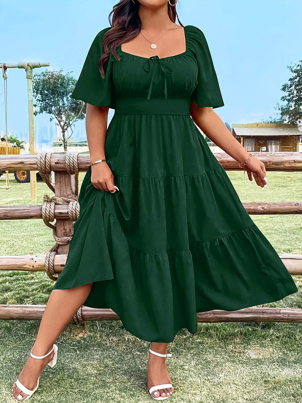 Robe bohème grande taille, jupe à étages et buste smocké
