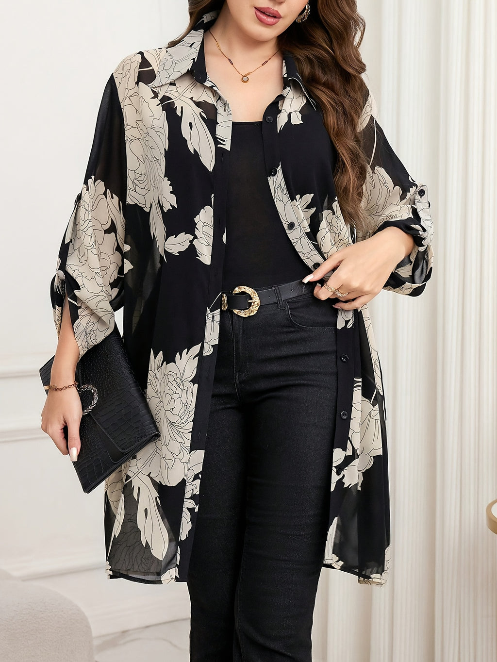 Chemise grande taille en soie, tombé fluide, vu de dos