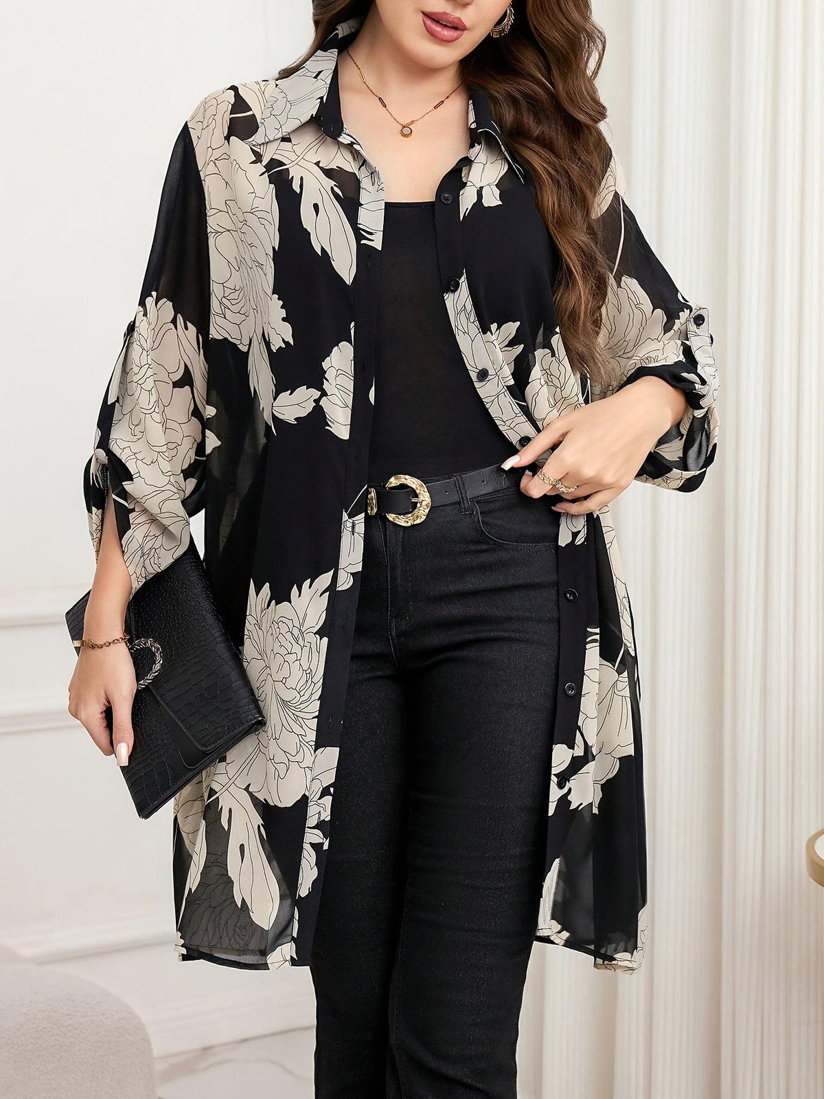 Chemise grande taille en soie, tombé fluide, vu de dos