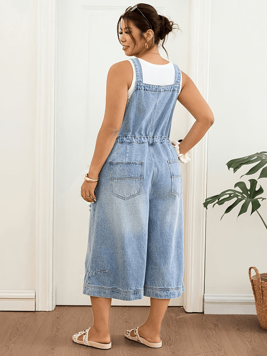 Salopette grande taille, coupe ample, tenue franche, vu de dos