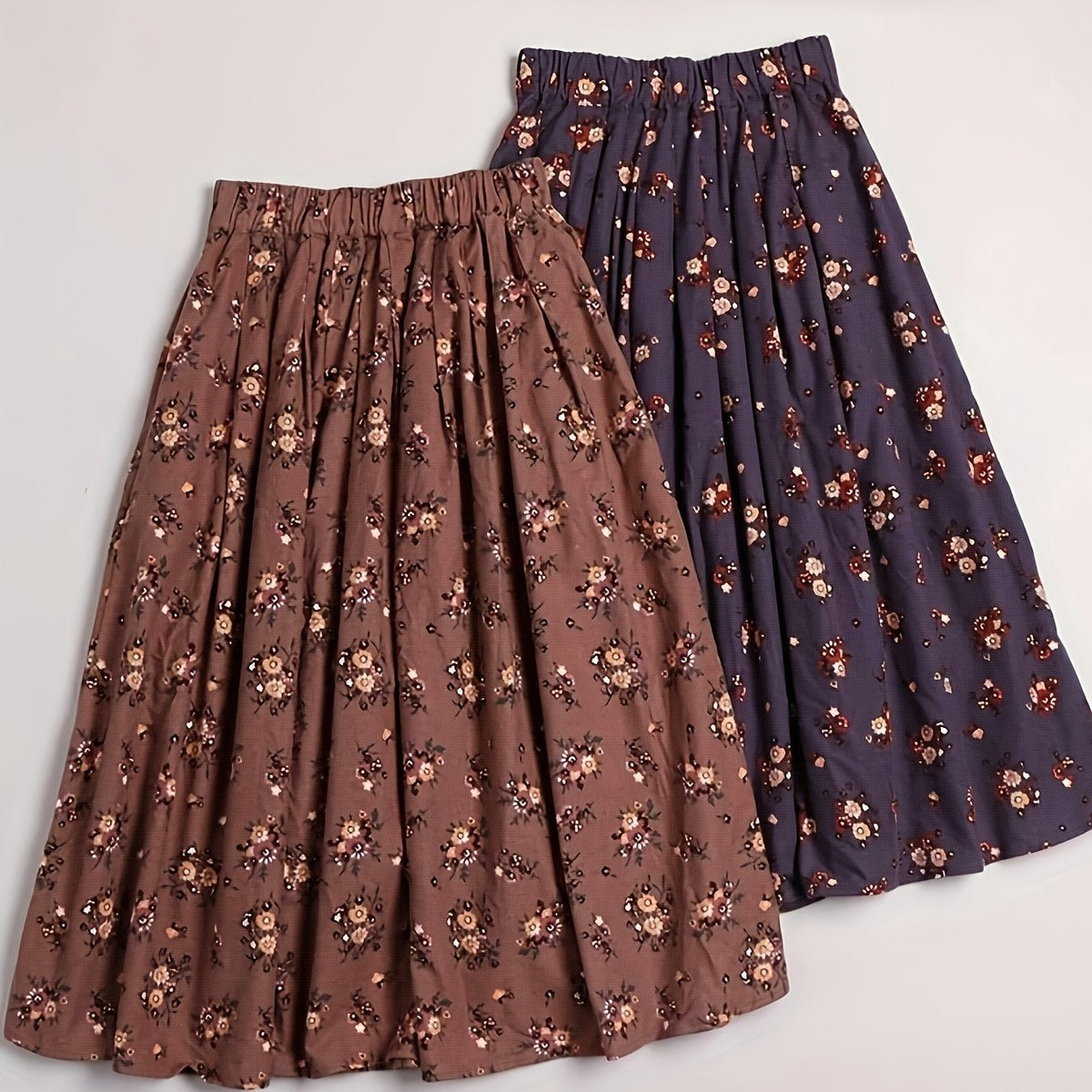 Jupe grande taille à imprimé fleuri, coupe évasée, imprimé floral — matière : polyester