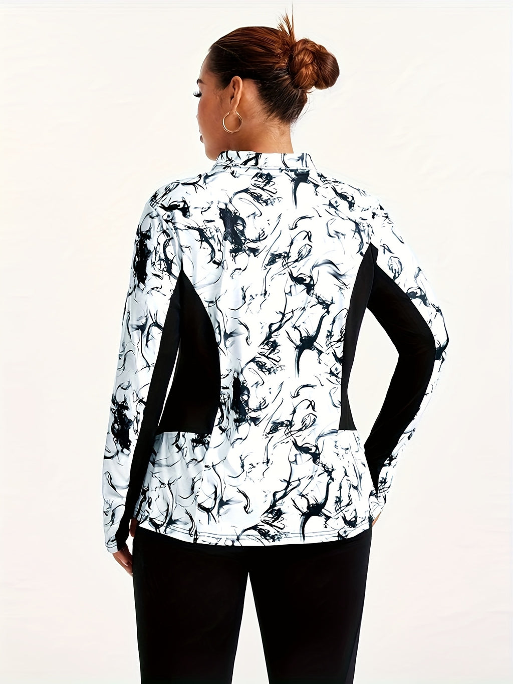 Veste grande taille, coupe oversize, manches longues, gros plan