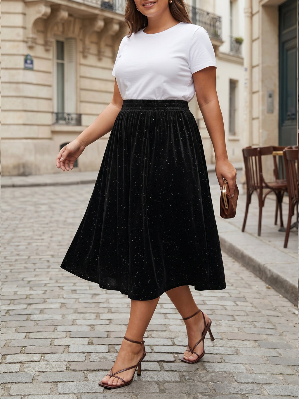 Jupe grande taille en velours, coupe droite, toucher profond, porté de face