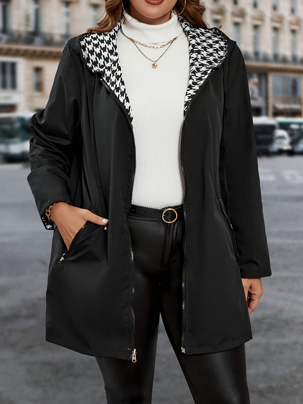 Manteau grande taille, coupe oversize, mise en situation
