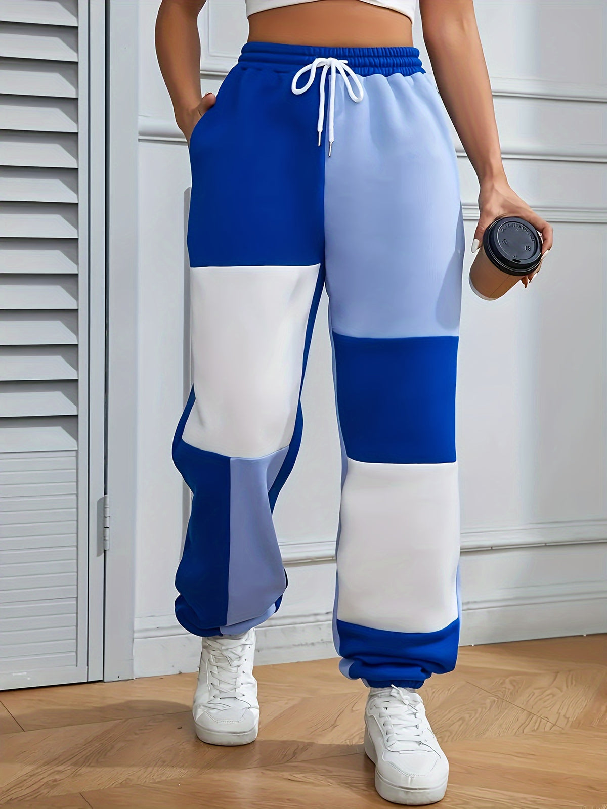 Pantalon grande taille, coupe ample, poches pratiques, chaleur d'hiver, vu de dos