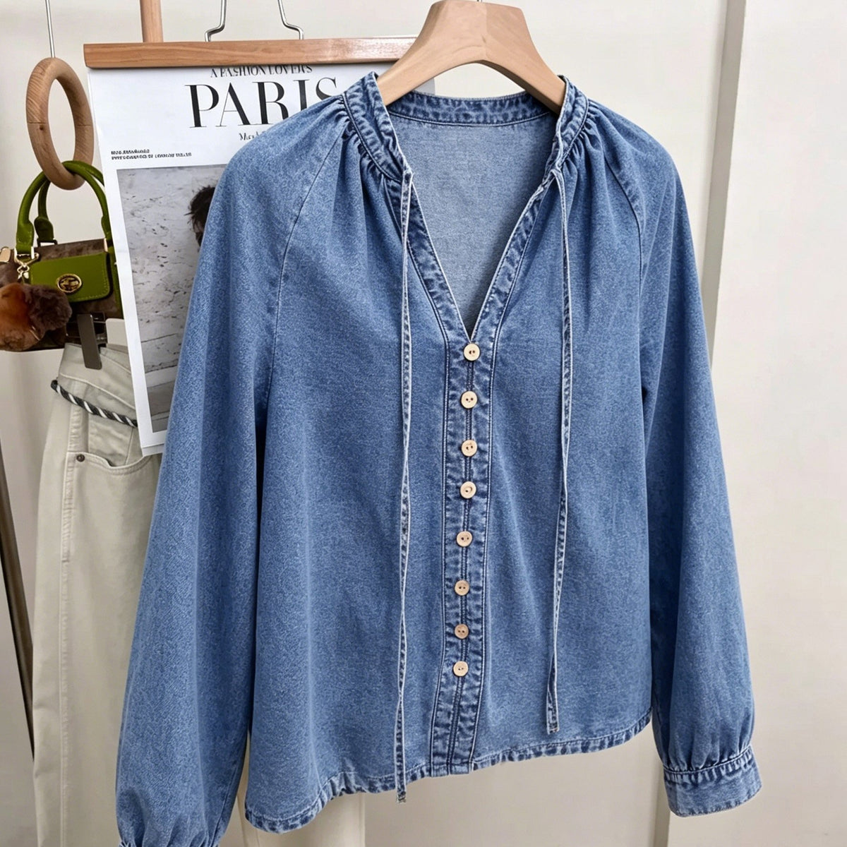 Top grande taille, tenue franche — matière : denim Image