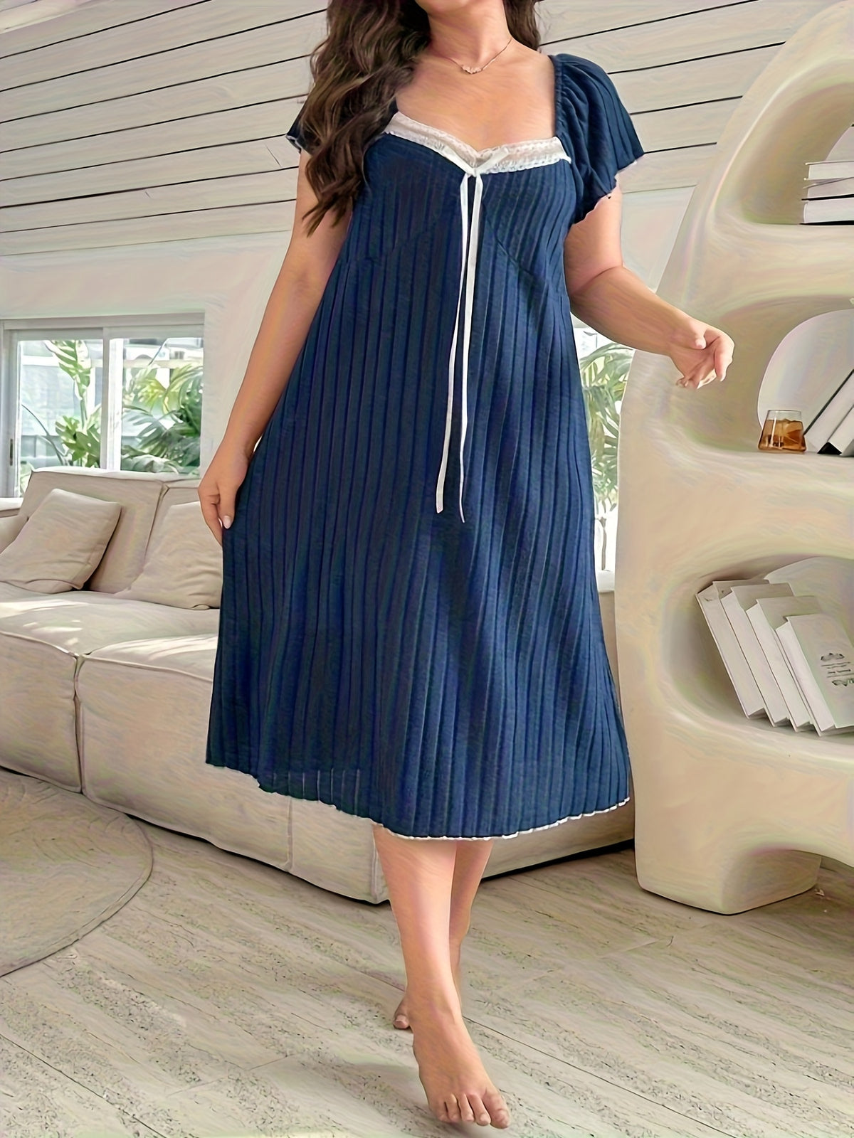 Chemise de nuit grande taille — Bleu marine à galon de dentelle