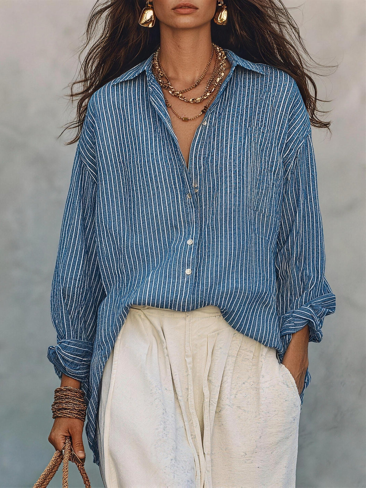 Chemise femme grande taille - Rayures fines et coupe fluide, vu de dos Image