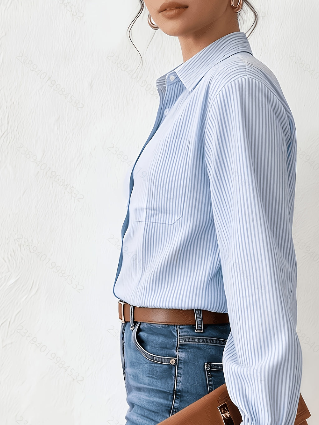Chemise grande taille à rayures, coupe oversize, col à revers, manches longues, détail du col
