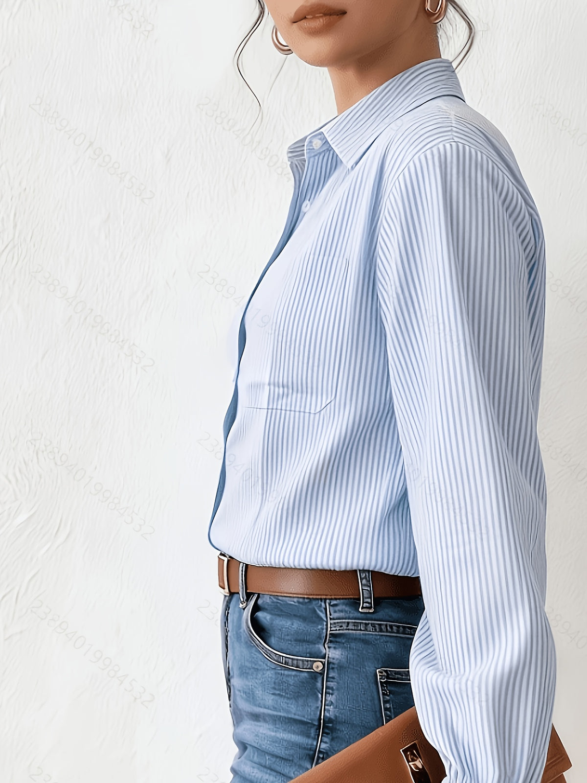 Chemise grande taille à rayures, coupe oversize, col à revers, manches longues, détail du col