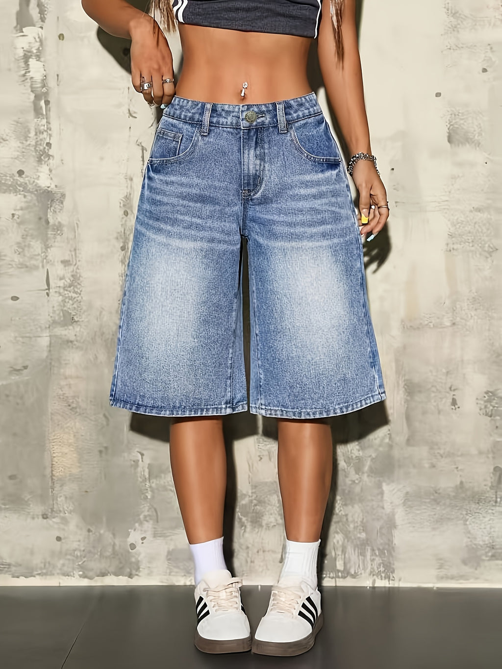 Short grande taille, coupe évasée, toucher naturel, mise en situation