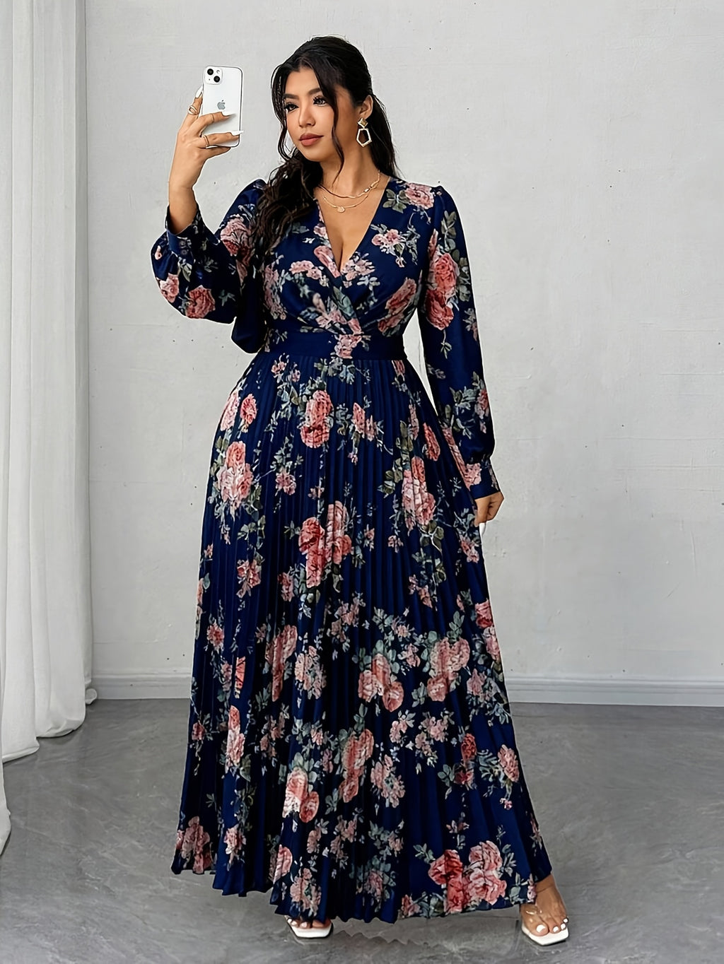 Robe longue grande taille — Roses, cache-cœur plissé soleil