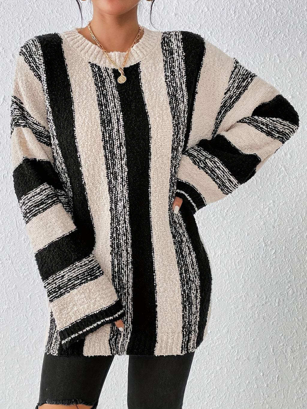 Pull grande taille à rayures, coupe ample, manches longues, toucher moelleux, vu de dos