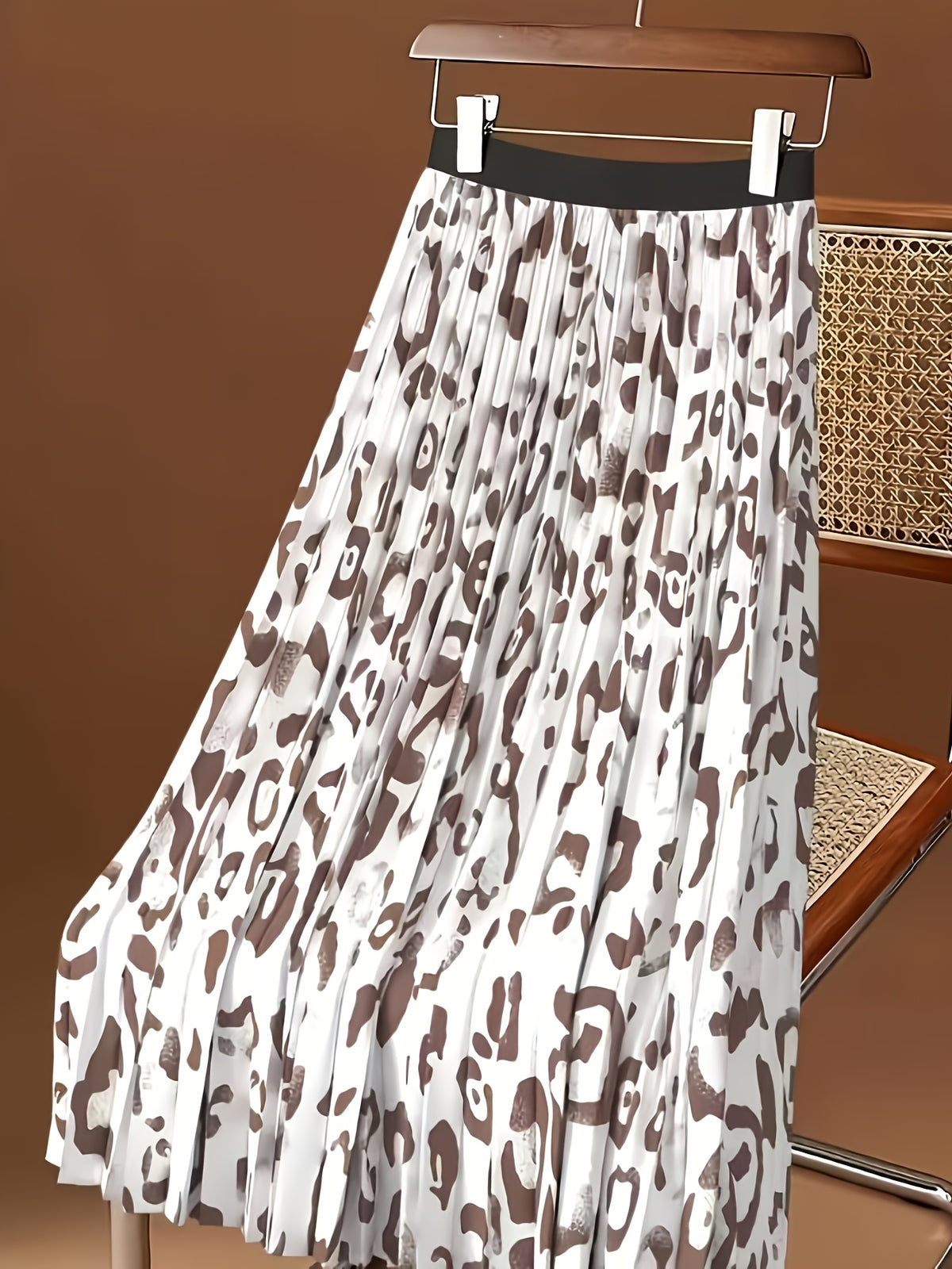 Jupe grande taille, coupe évasée, plissés — composition : 100% Polyester