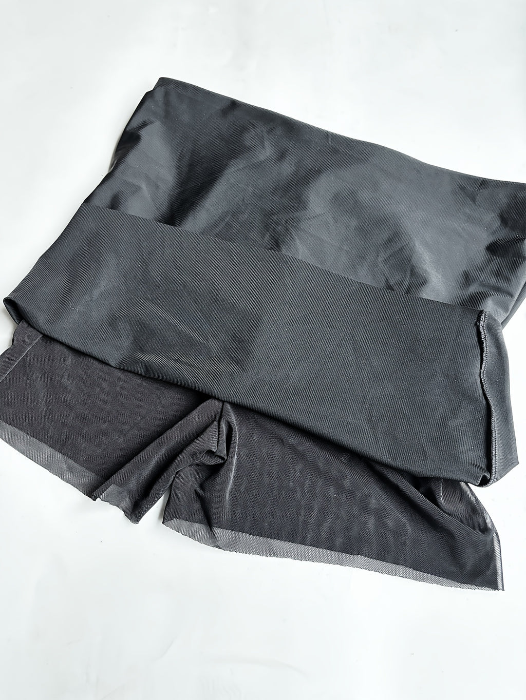 Pantalon grande taille, longueur midi, détail du col