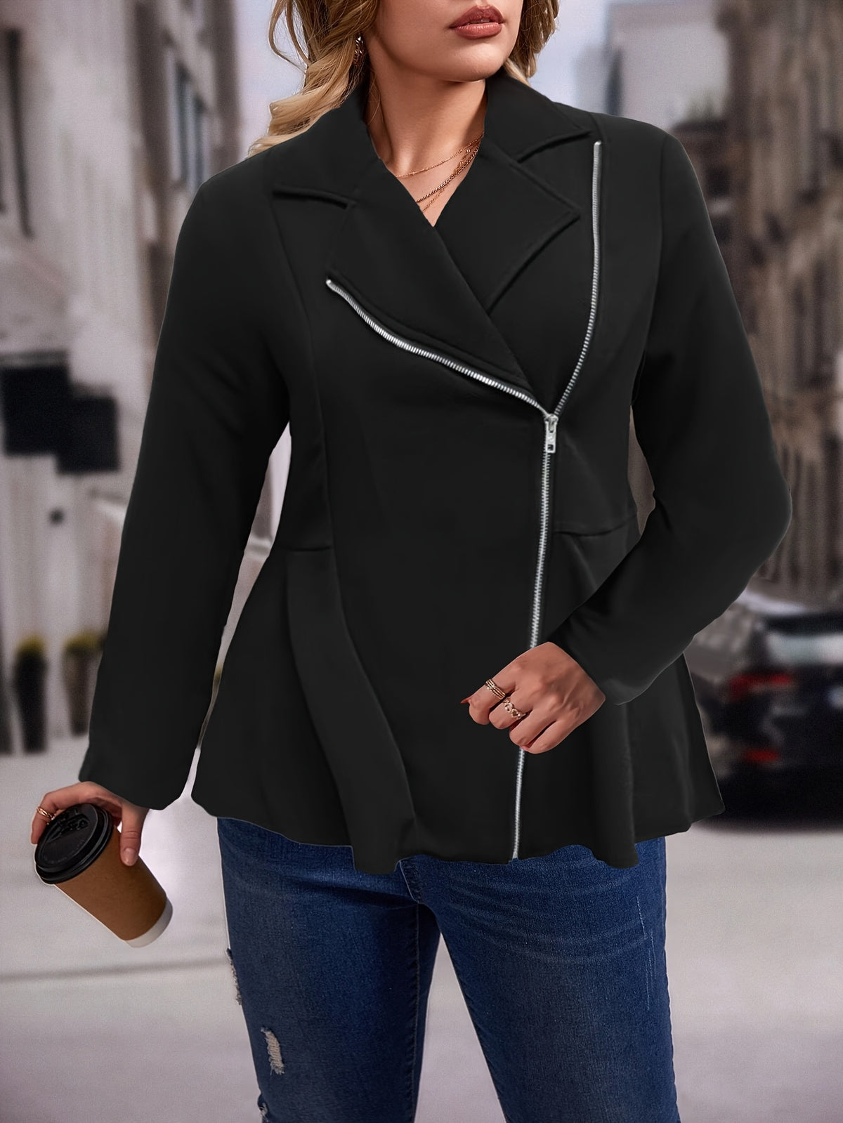 Manteau grande taille, fermeture zippée, manches longues, vu de dos