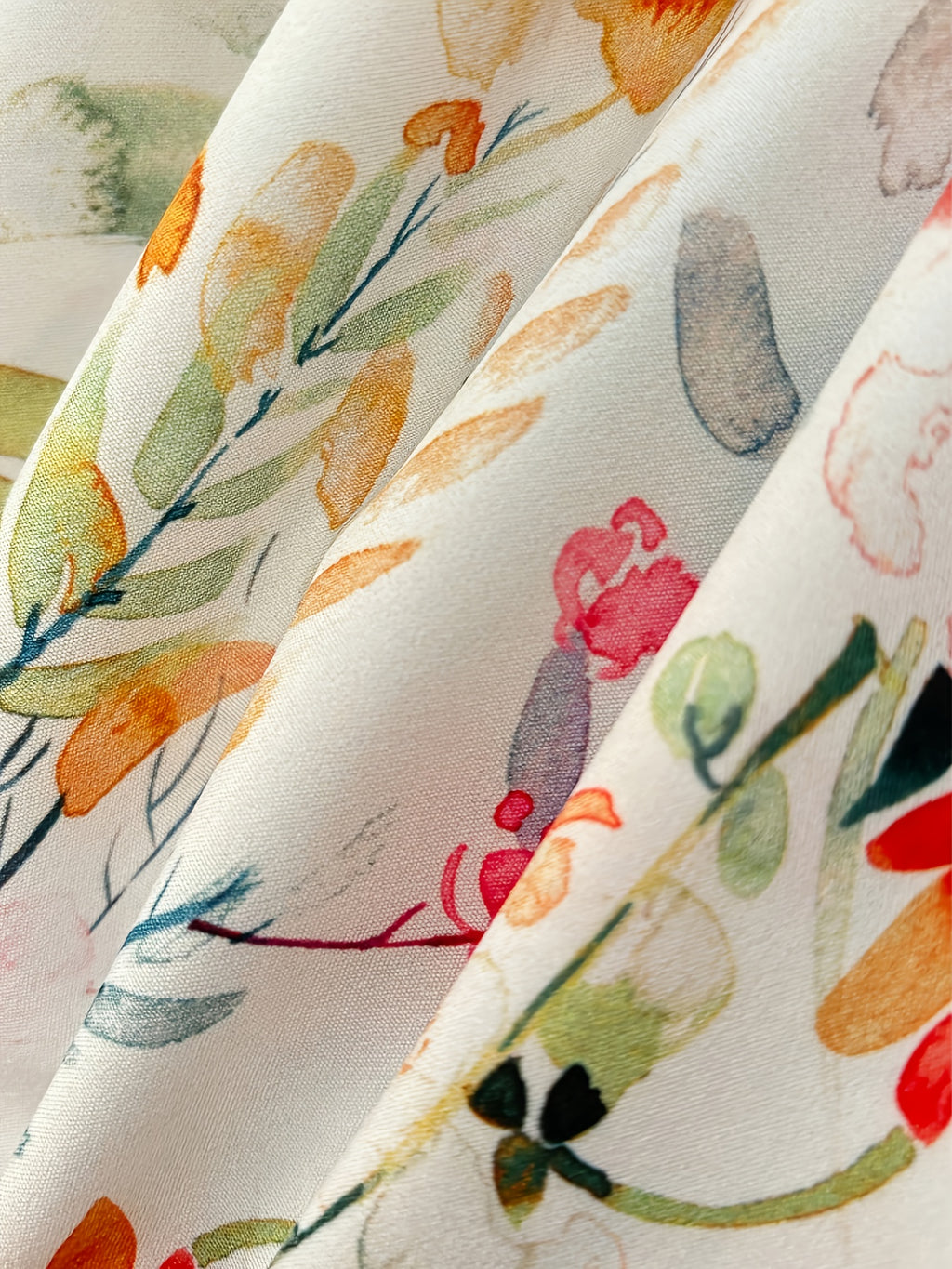 Jupe grande taille à imprimé fleuri, coupe évasée, longueur midi — composition : 100% Polyester