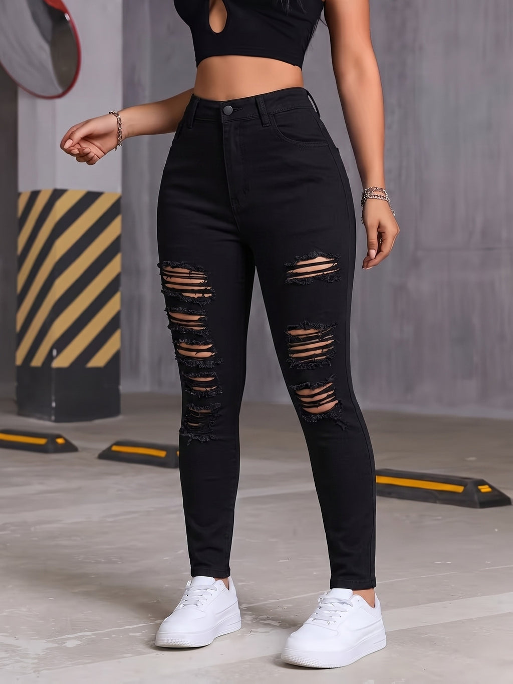 Jean grande taille, coupe ajustée, fente, tenue franche, vu de dos