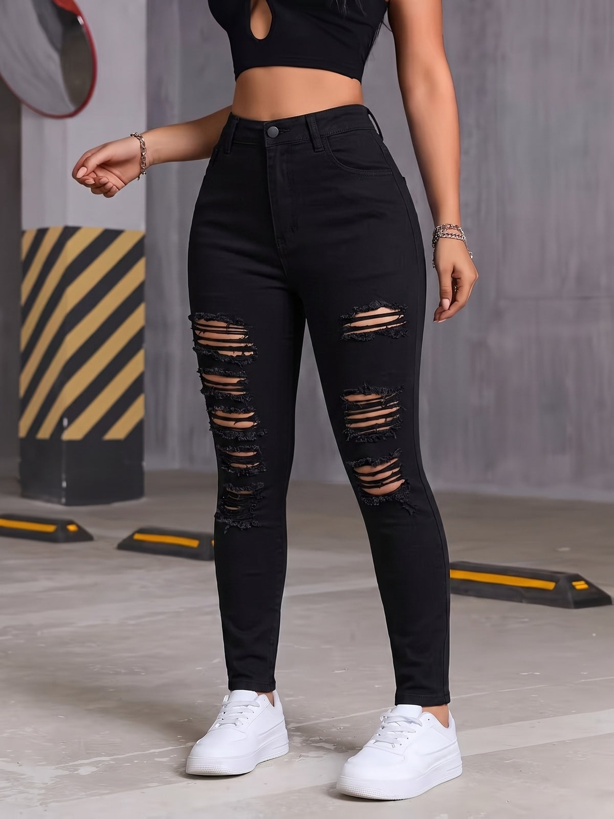 Jean grande taille, coupe ajustée, fente, tenue franche, vu de dos