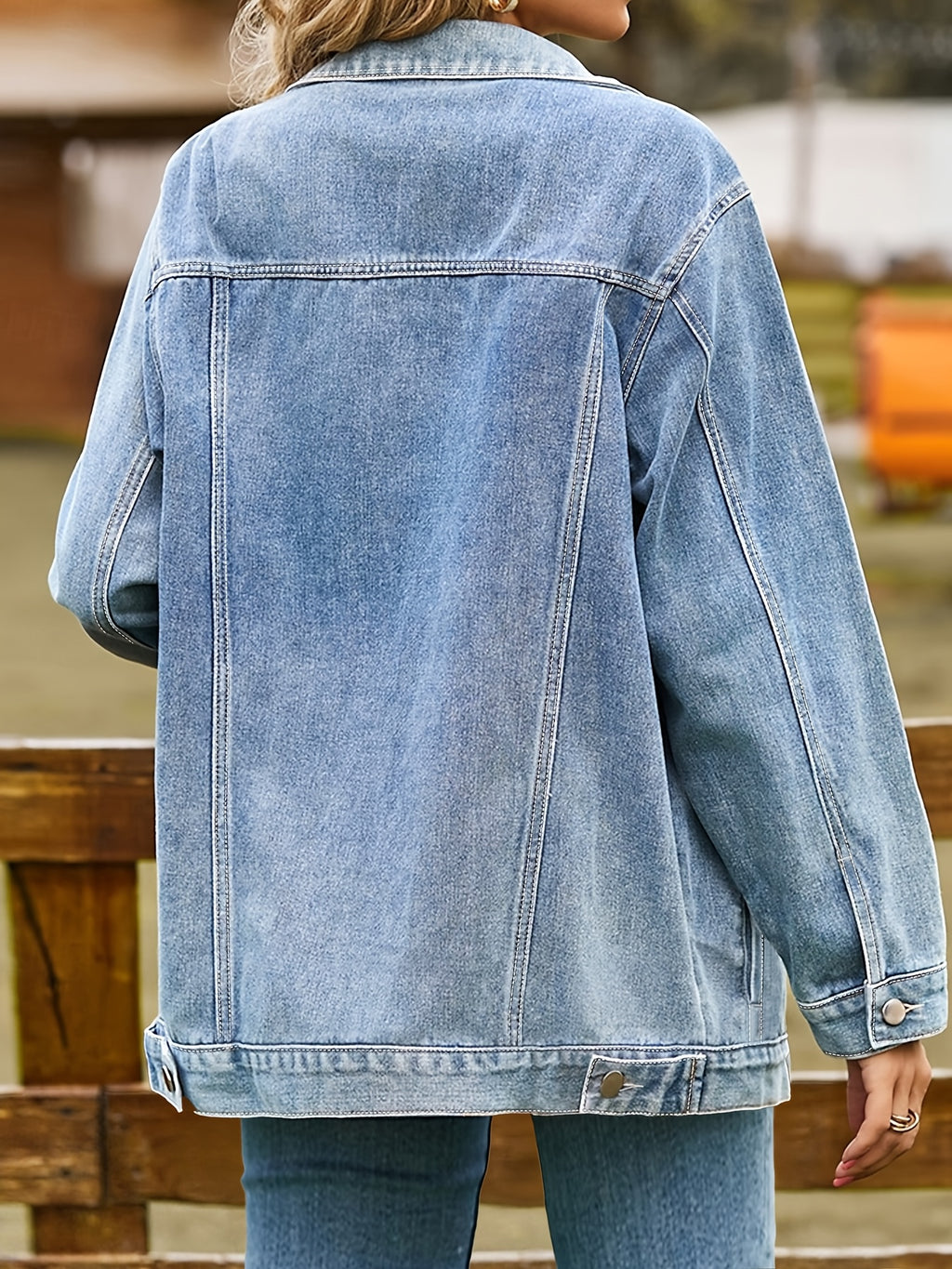 Veste grande taille, coupe oversize, poches plaquées, tenue franche, visuel produit