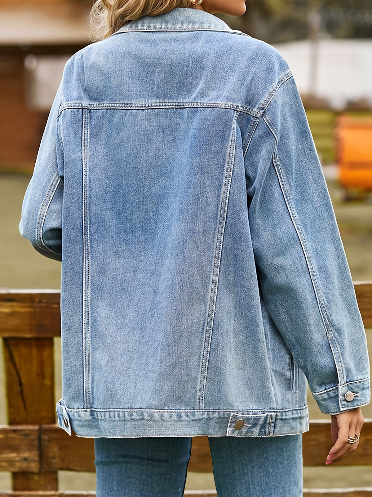Veste grande taille, coupe oversize, poches plaquées, tenue franche, visuel produit