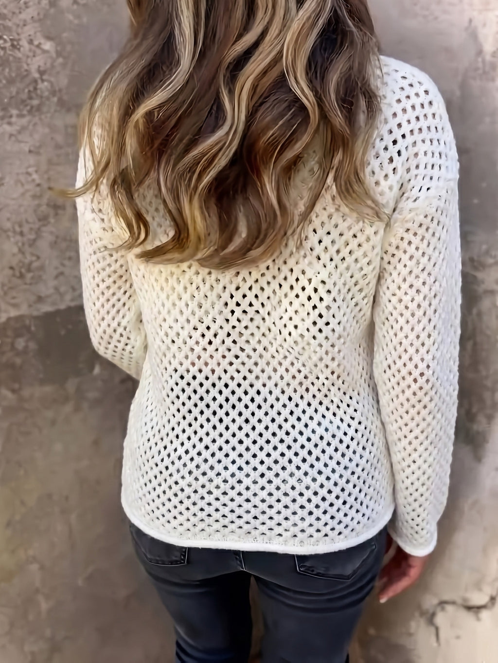Pull grande taille, détail ajouré, manches longues, toucher moelleux, vu de dos