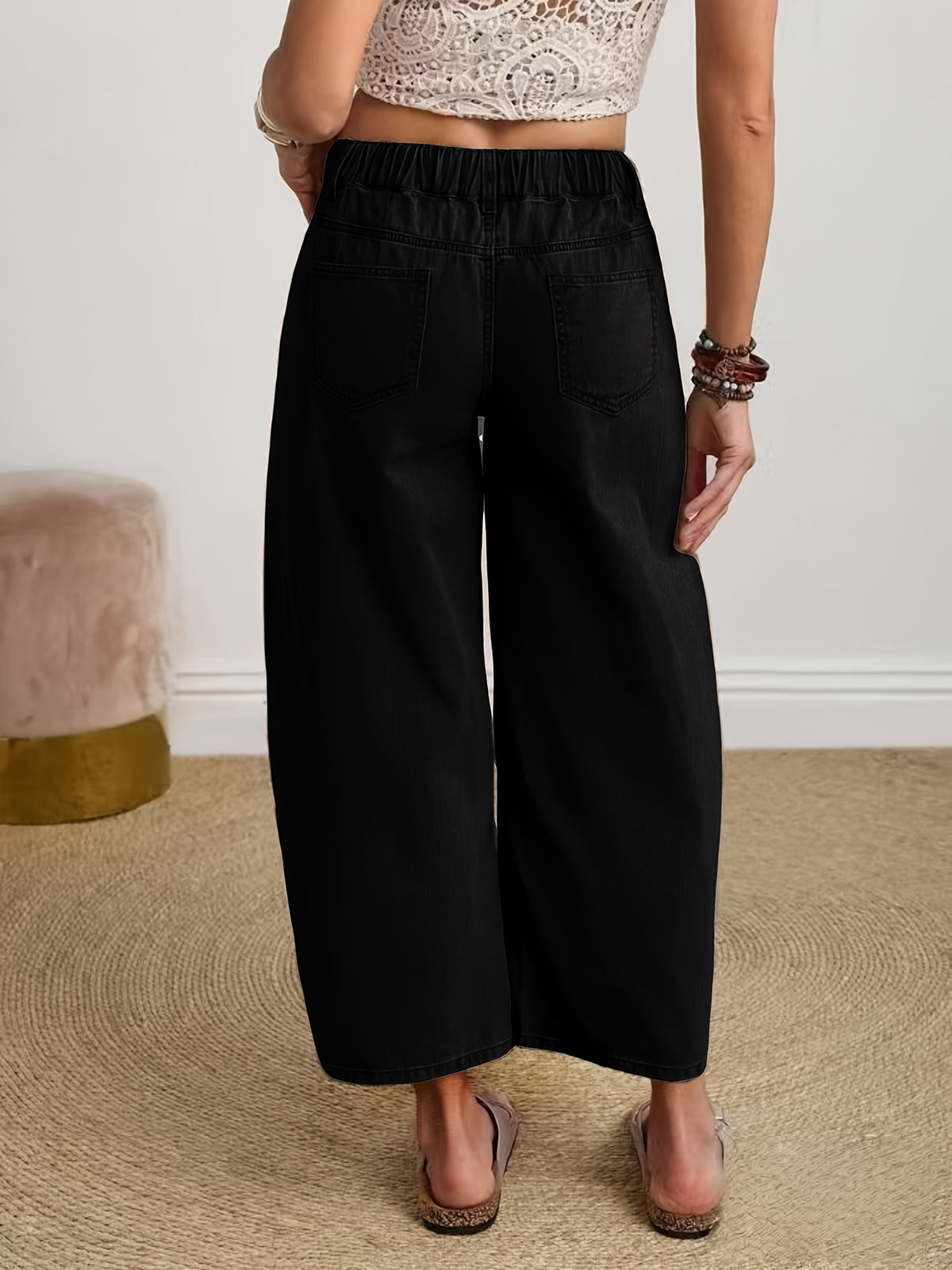 Jean grande taille, coupe oversize, délavage doux, tenue franche — composition : 70% Coton, 28% Polyester, 2% Élasthanne Image