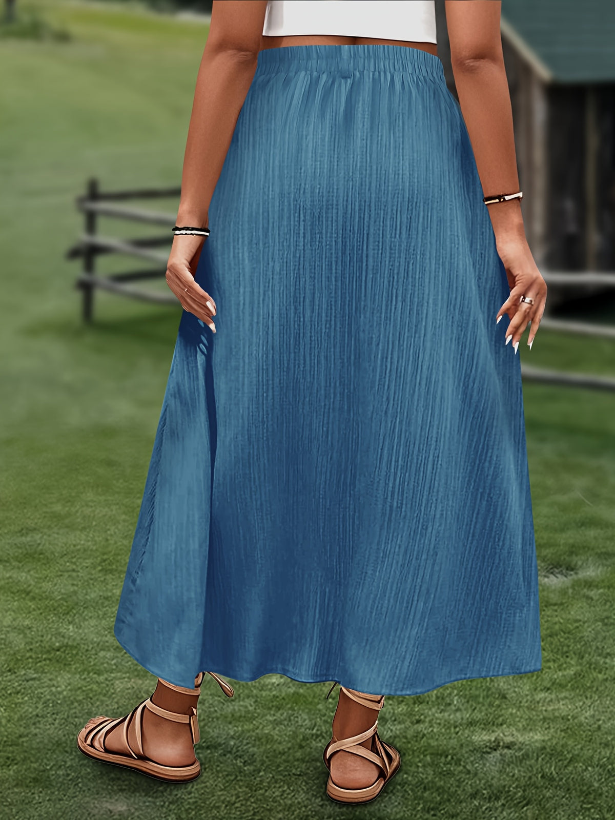 Robe grande taille, coupe évasée, ceinture assortie, ligne nette, vue de profil