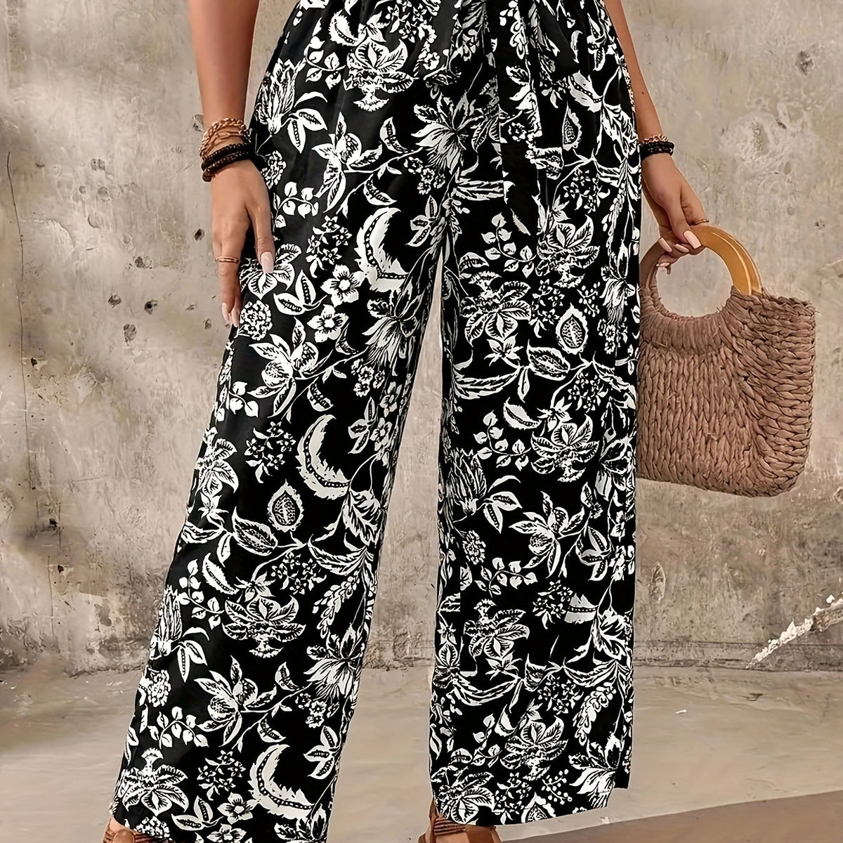 Pantalon grande taille, coupe évasée, esprit décontracté — matière : polyester