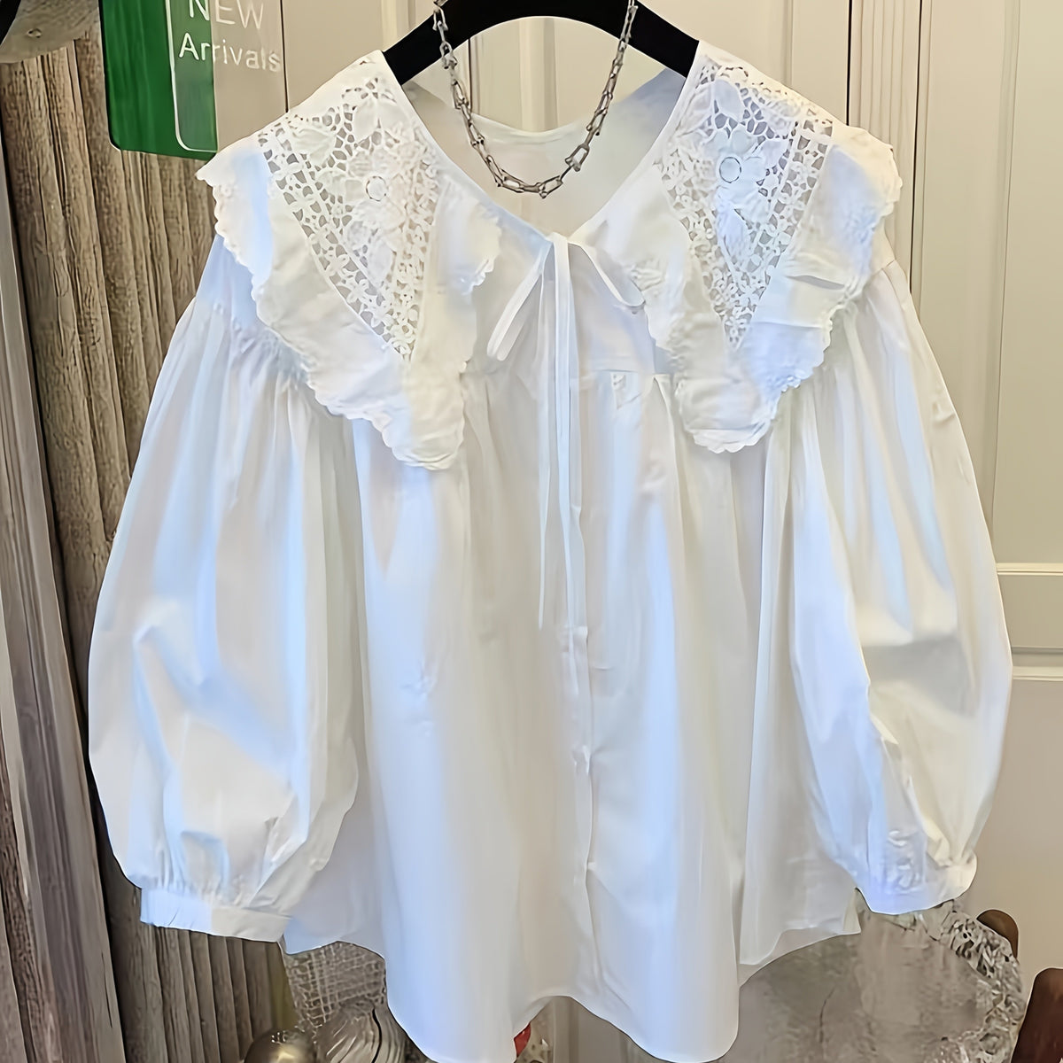 Blouse grande taille en dentelle, volants, effet ajouré — matière : polyester Image