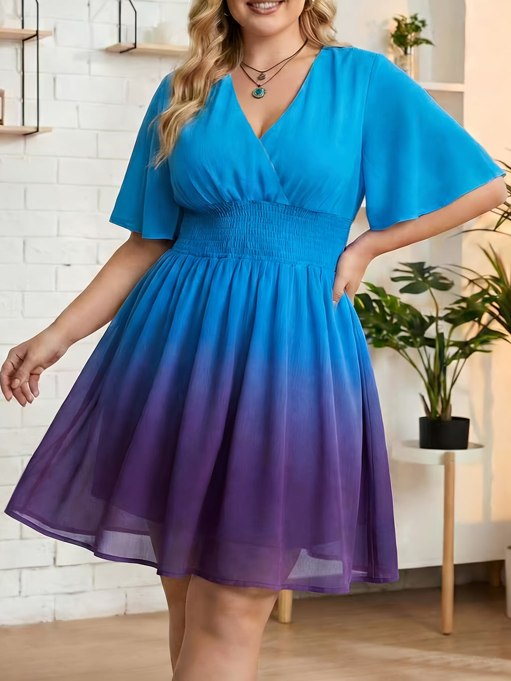 Robe courte grande taille — Mousseline à l'effet dégradé