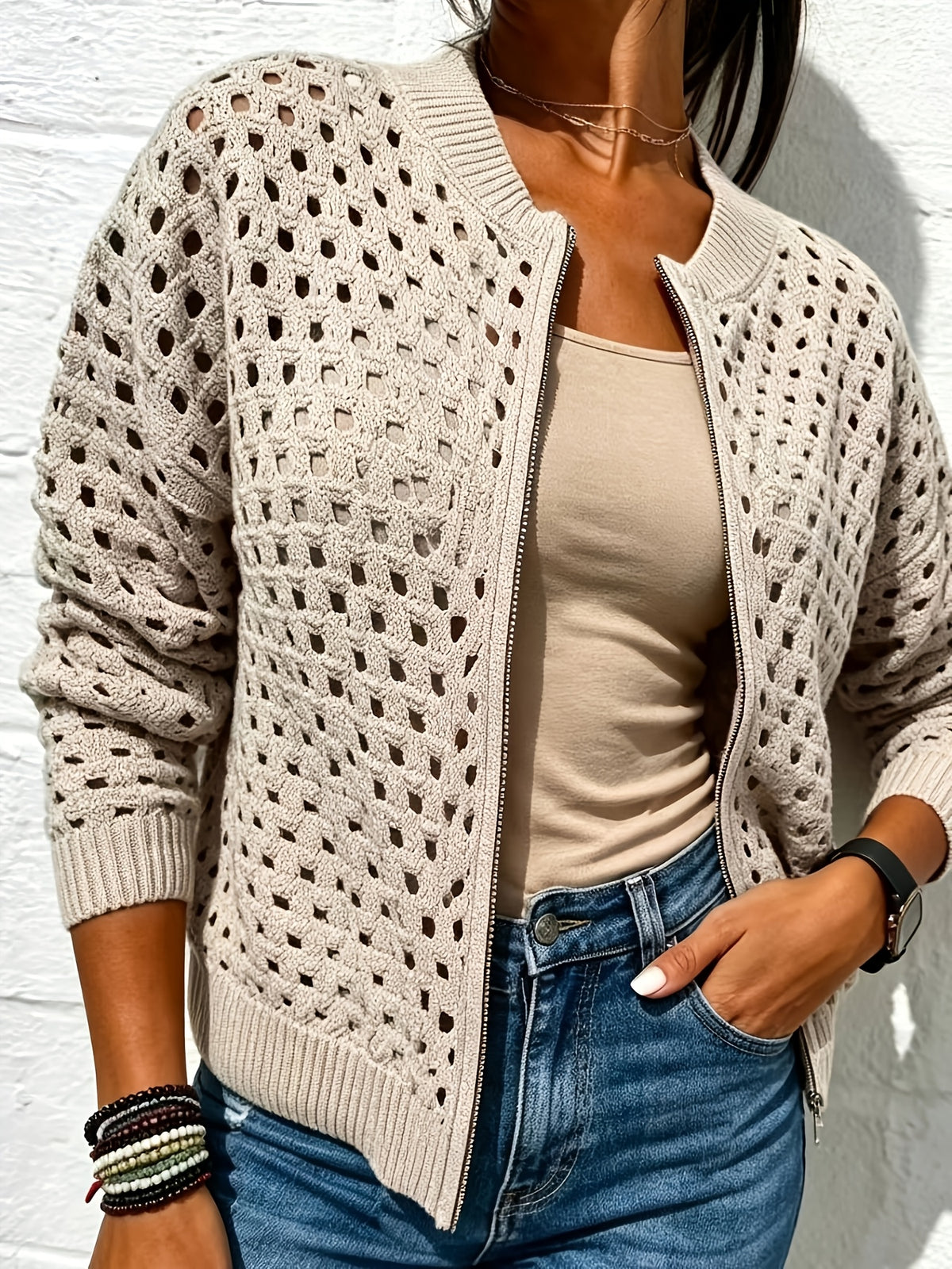 Pull grande taille, détail ajouré, détail du col