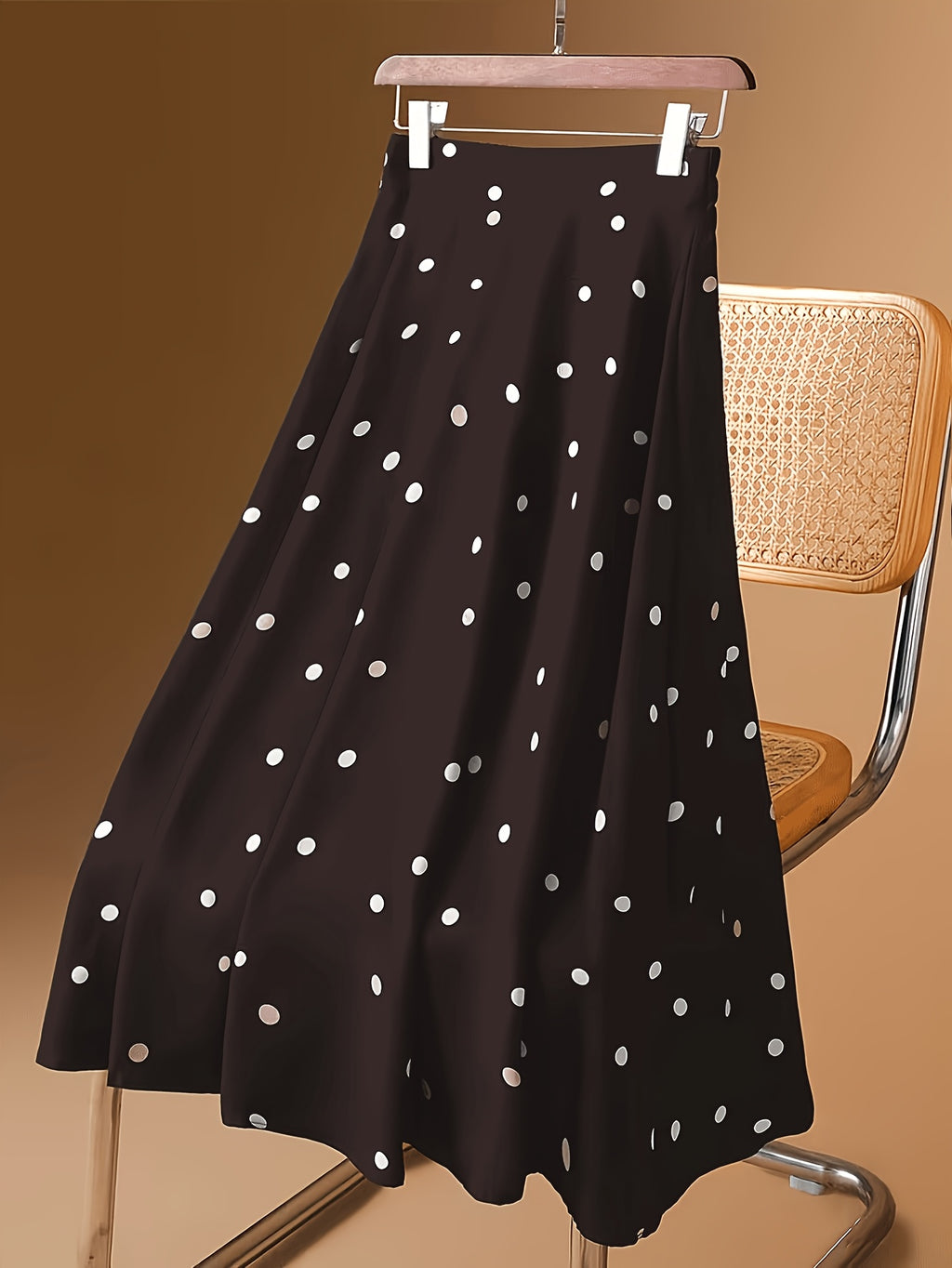 Jupe grande taille à pois, coupe évasée, allure élégante