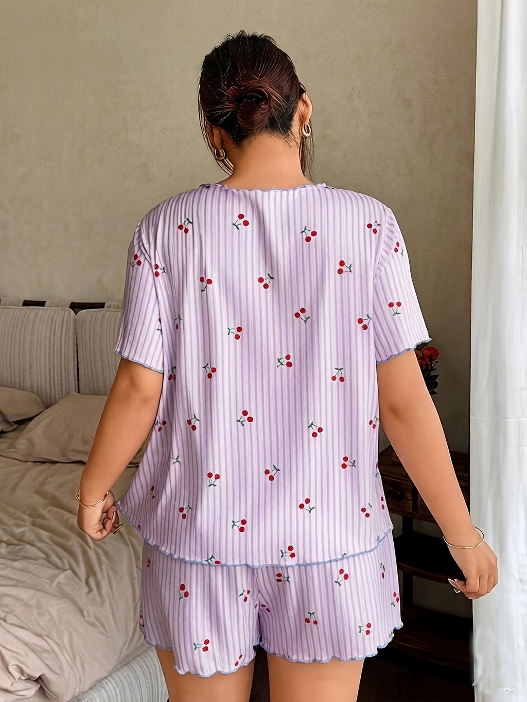 Ensemble grande taille, coupe ample, manches courtes, esprit décontracté, tissu opaque