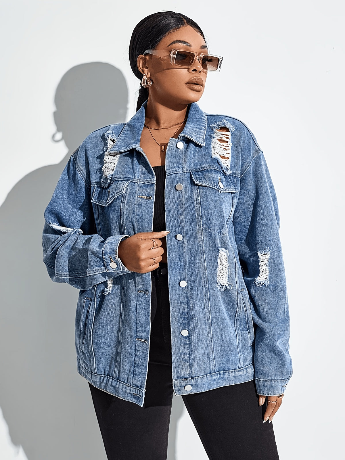 Veste grande taille, coupe oversize, délavage doux, tenue franche Image