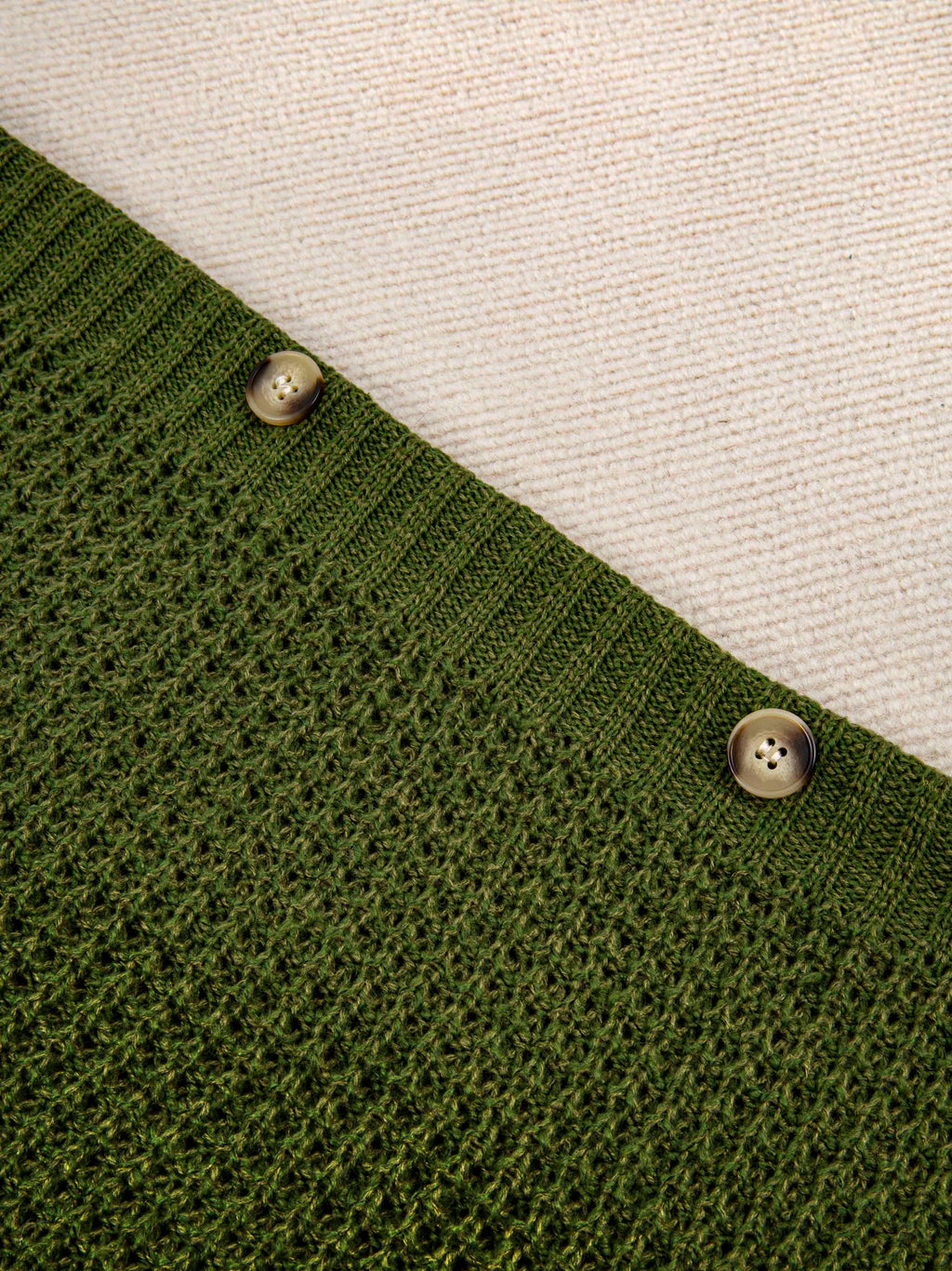 Pull grande taille en maille, maille souple, visuel produit