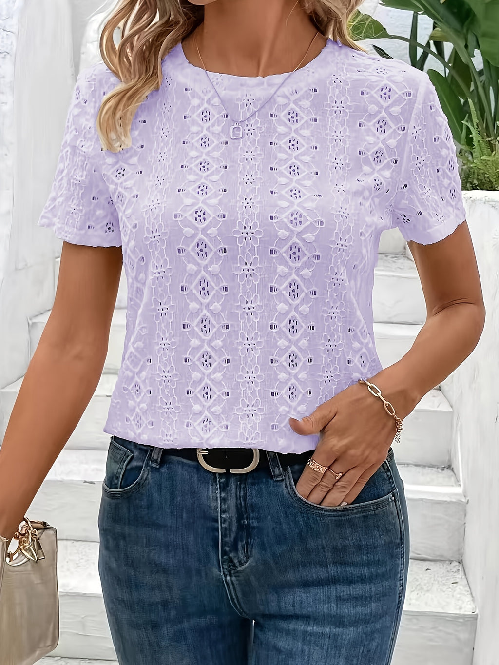 T-shirt grande taille en maille, manches courtes, maille souple, vue de profil
