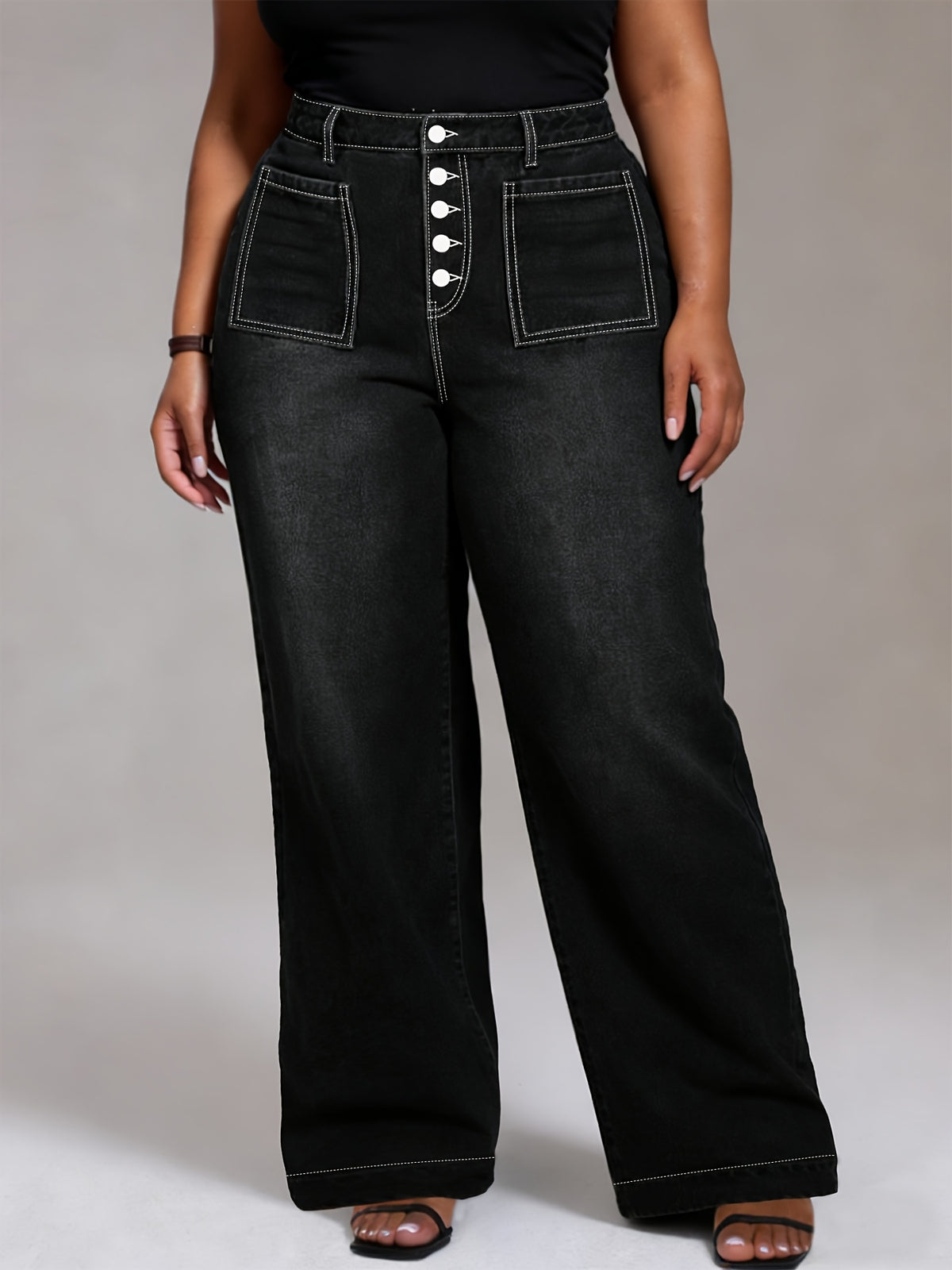 Pantalon grande taille, coupe oversize, tombé fluide — composition : 59.8% Viscose, 38.4% Polyester, 1.8% Élasthanne Image