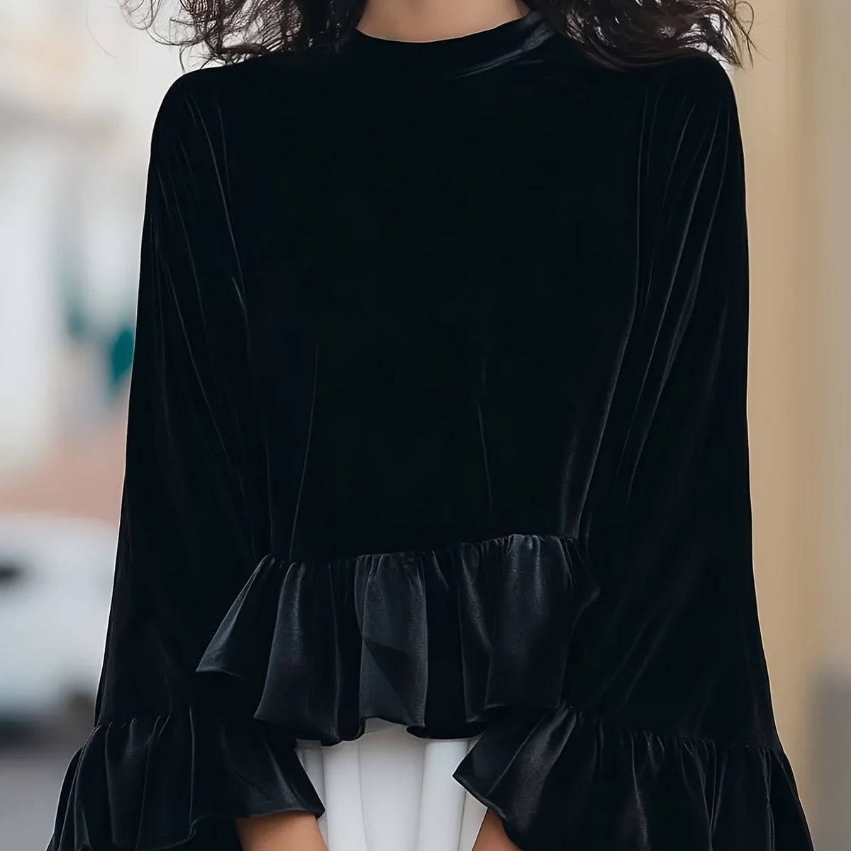 T-shirt grande taille en velours, coupe oversize, volants, manches longues — matière : velours