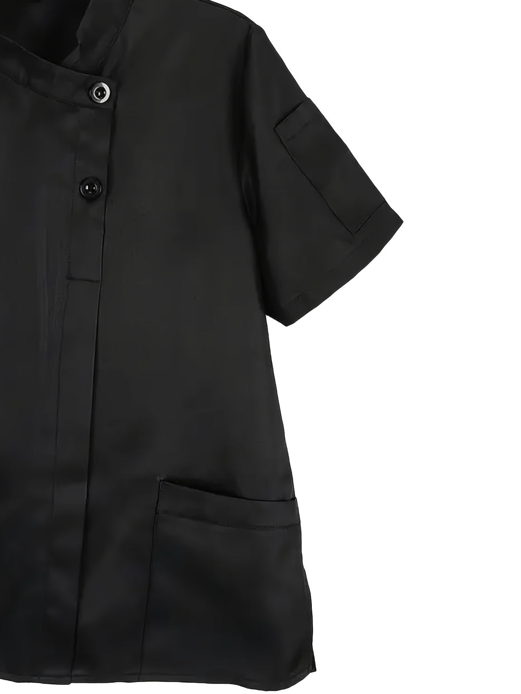 Chemise grande taille, col croisé, manches courtes, gros plan