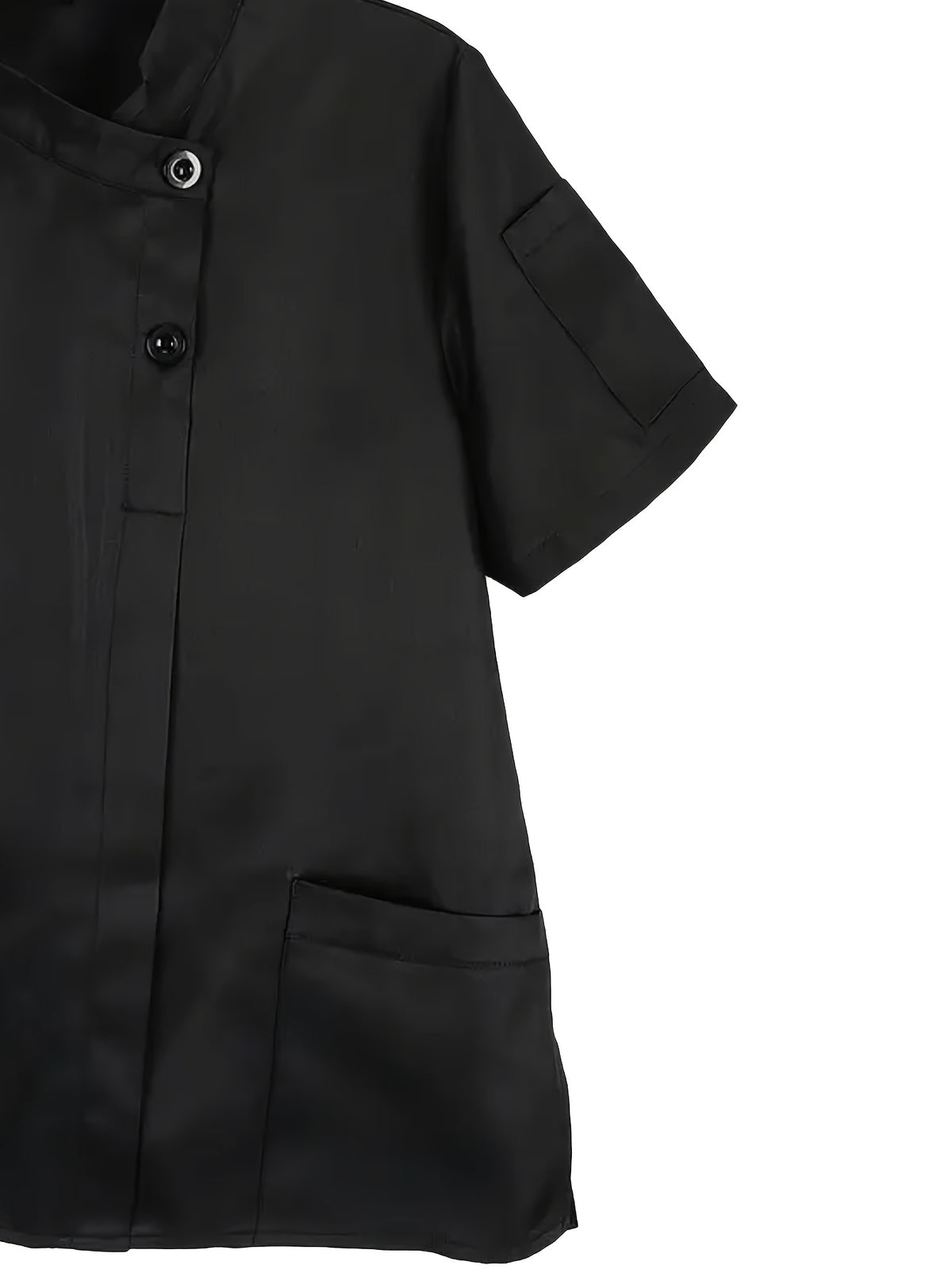 Chemise grande taille, col croisé, manches courtes, gros plan
