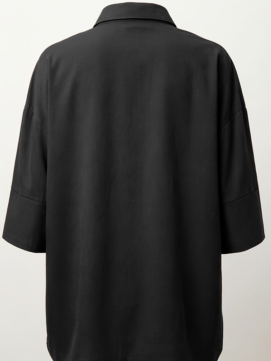 Chemise grande taille, coupe oversize, poches pratiques, vu de dos