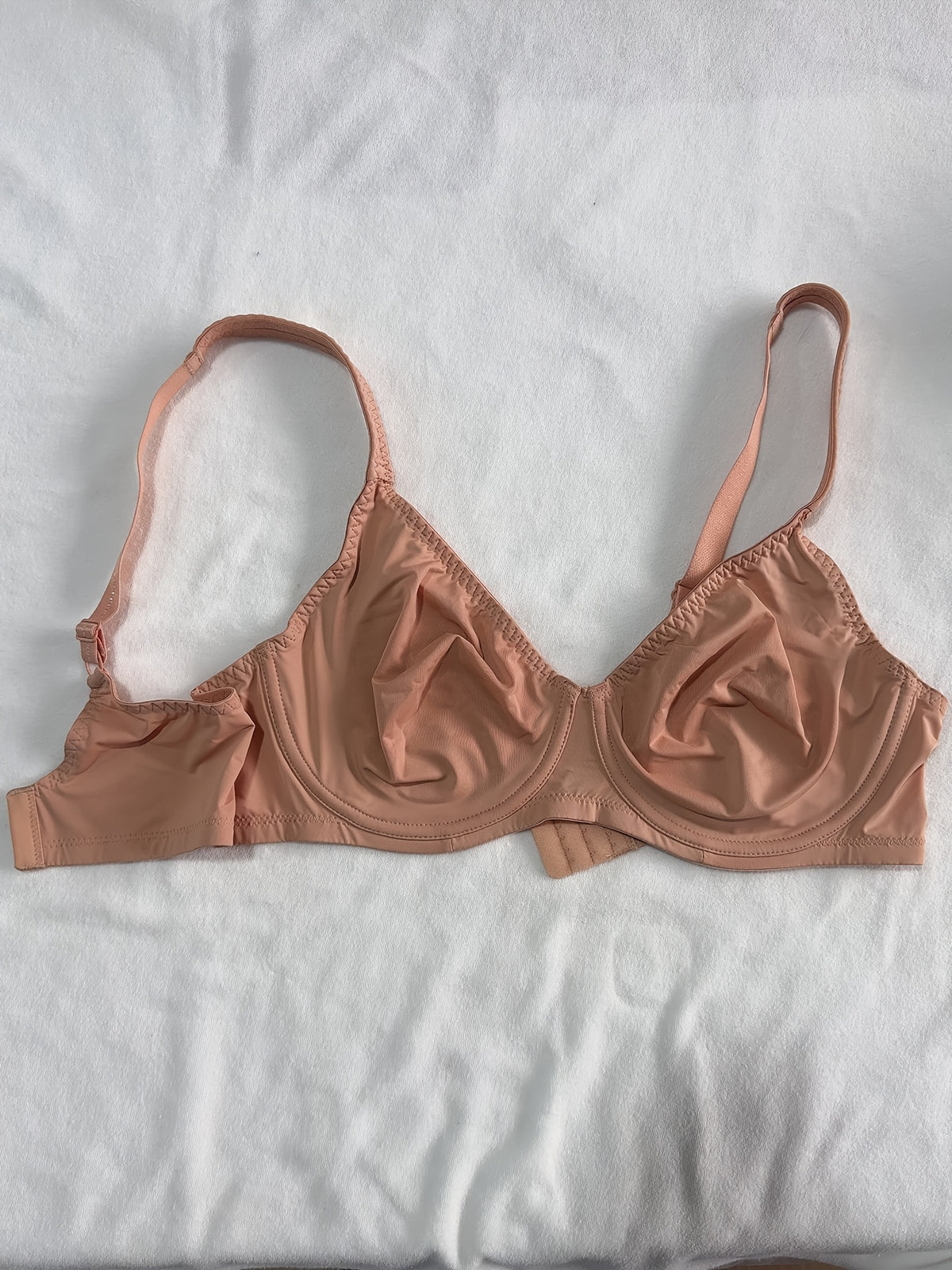 Soutien-gorge grande taille — Deux tissus et zéro relief