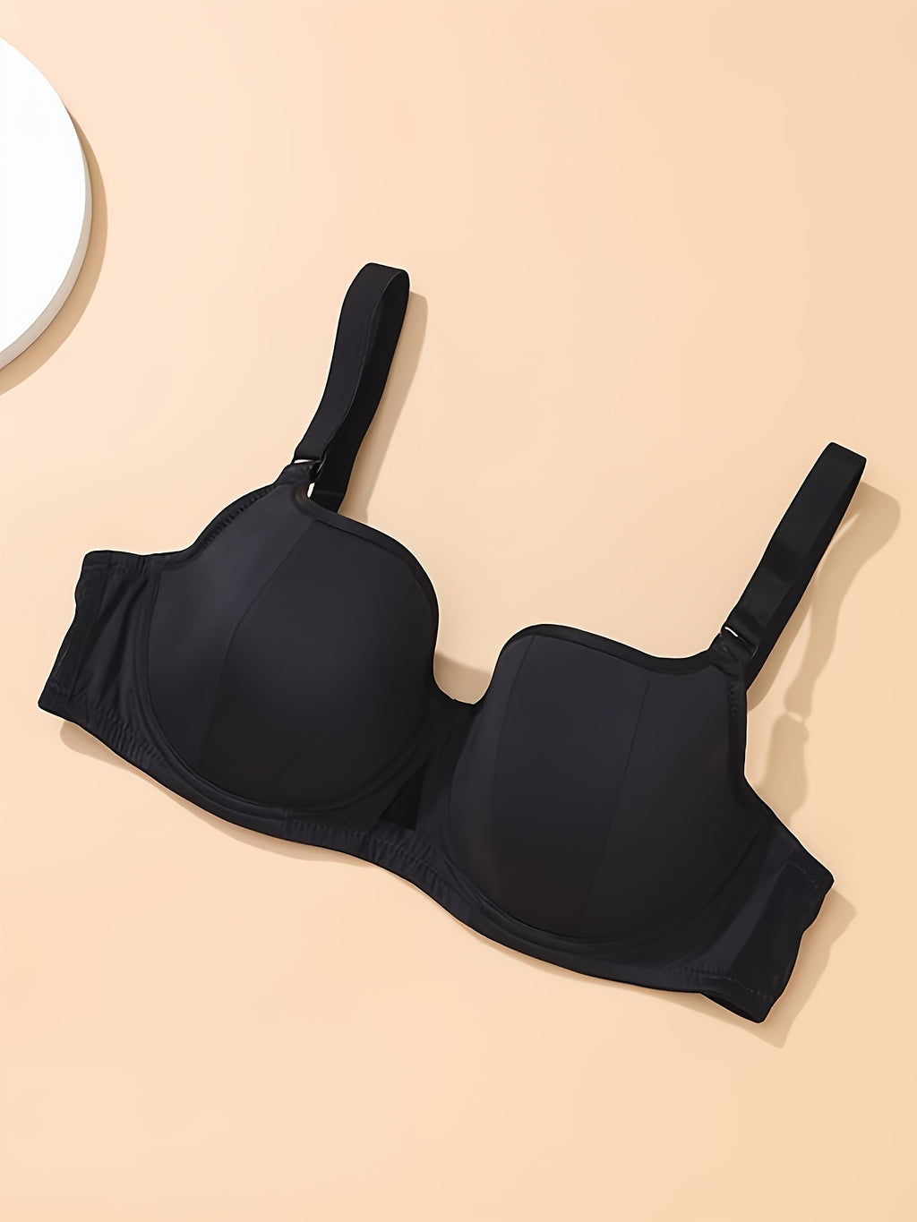 Soutien-gorge grande taille, allure élégante, gros plan