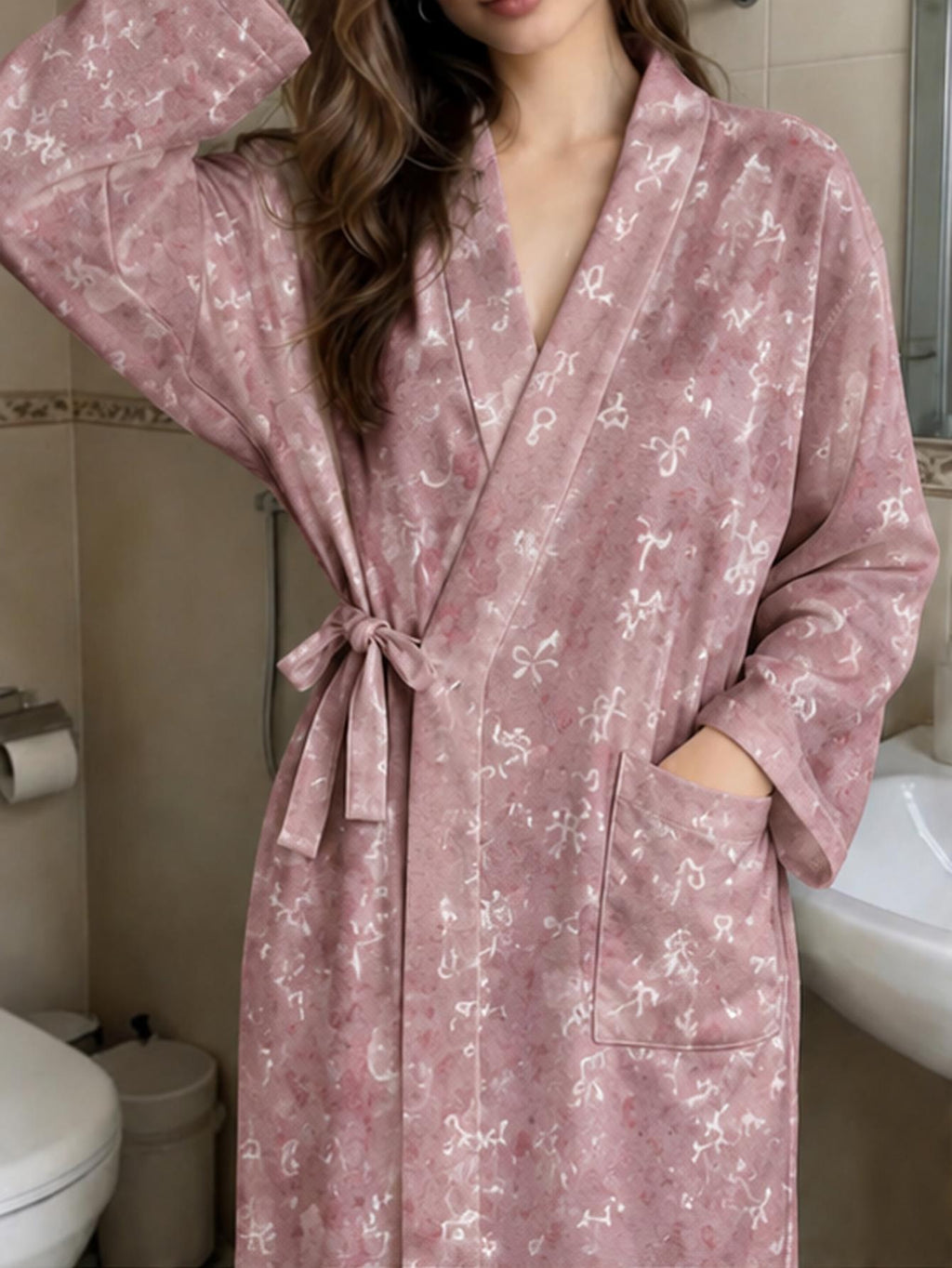 Peignoir grande taille en satin, tombé fluide — composition : 70% Polyester, 30% Élasthanne