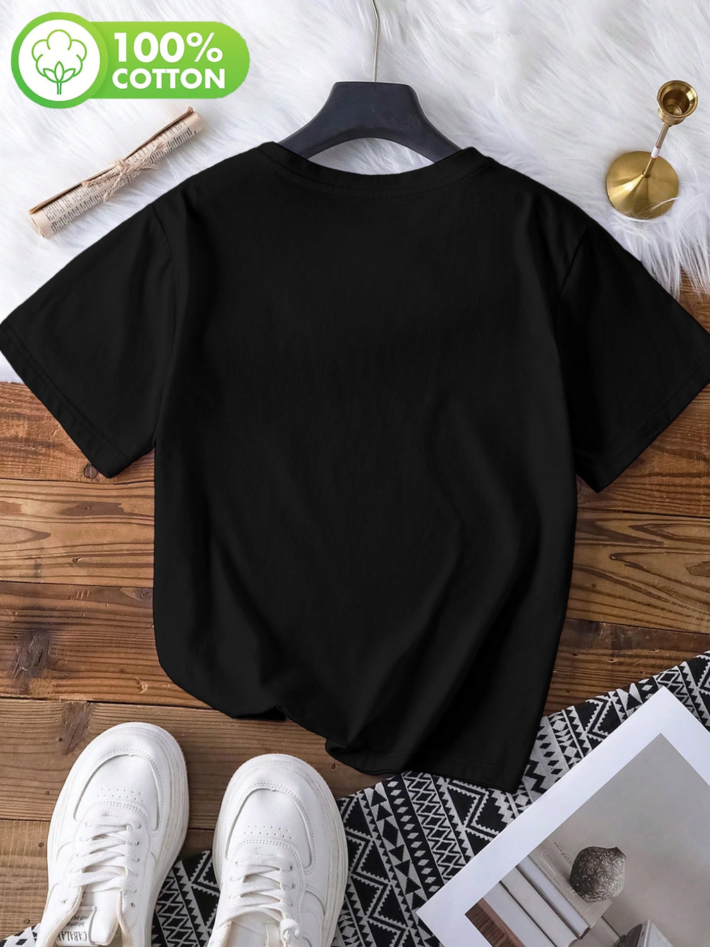 T-shirt grande taille, coupe ample, col V, manches courtes, visuel produit