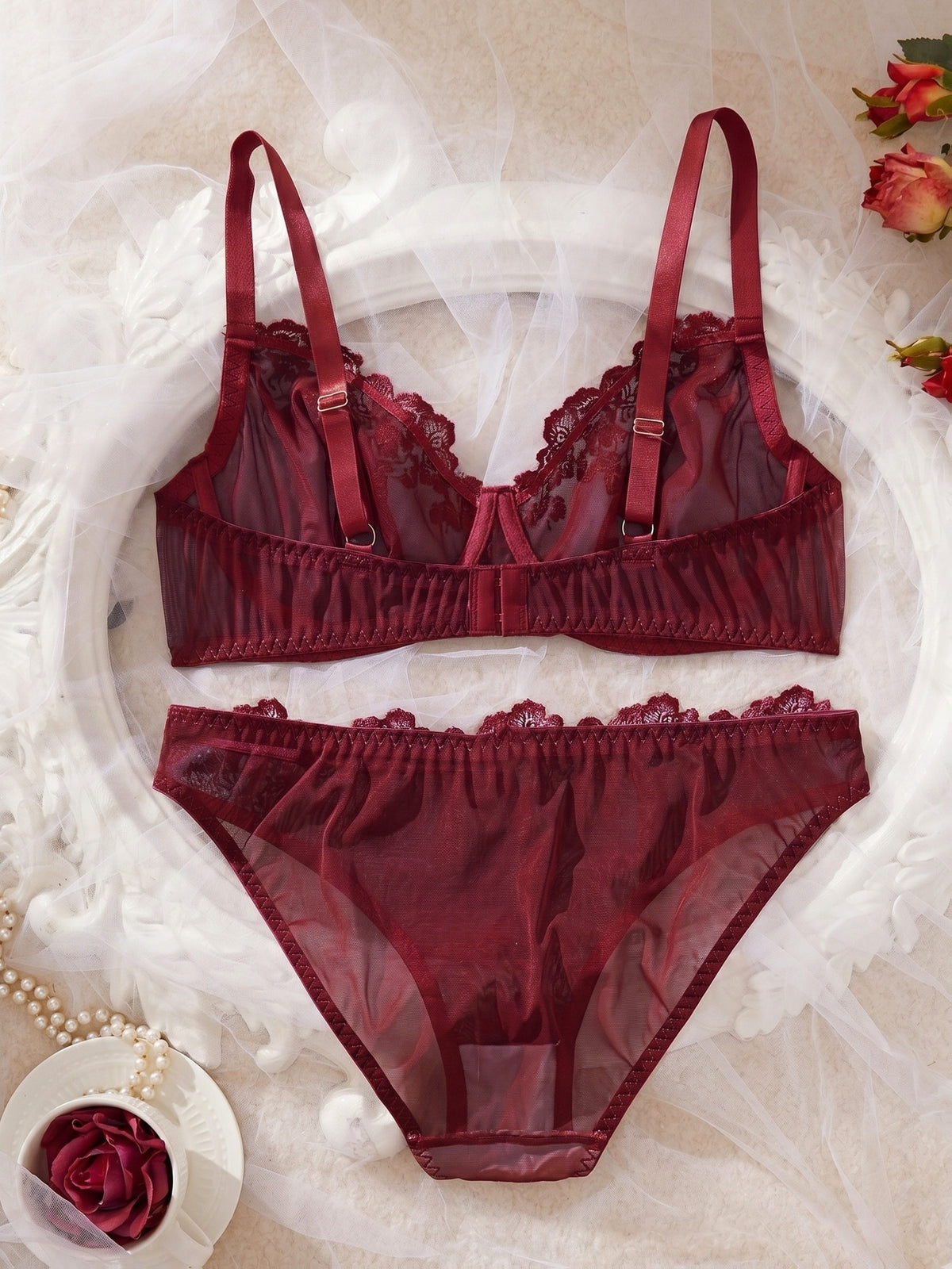Ensemble grande taille à broderies, allure élégante, mise en situation